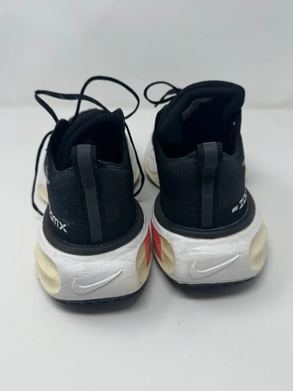 Nike ZoomX Invincible Run 3 Flyknit Black White Running Shoes Men's Size 9.5 DR2